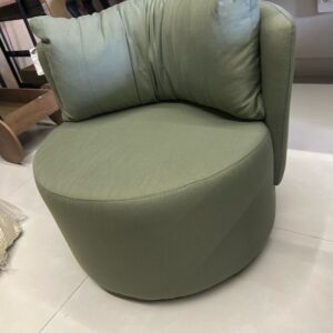 Poltrona Estofada com Base Giratória